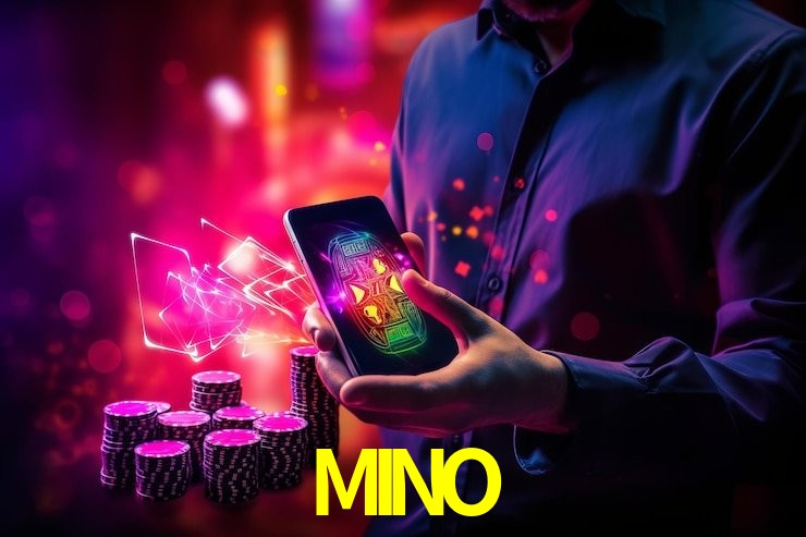 Escena dinámica inspirada en casino con iluminación MINO, cartas, fichas e íconos de juegos digitales en un espacio moderno de juegos.